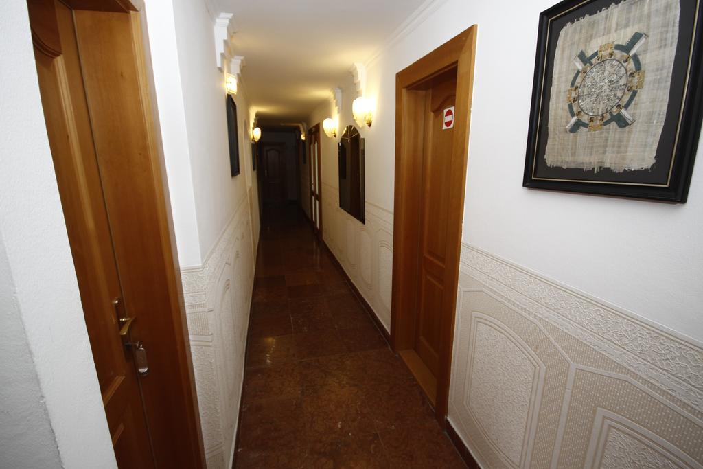 Hotel Parti Panzió Tata Exterior foto