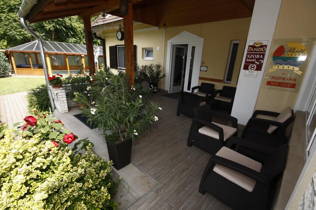 Hotel Parti Panzió Tata Exterior foto