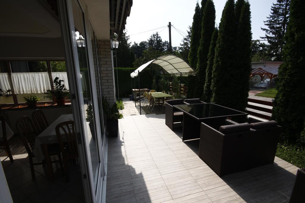 Hotel Parti Panzió Tata Exterior foto